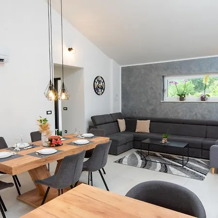 Villa Ardanela In Kapelica - Haus Fuer 6-8 Personen
