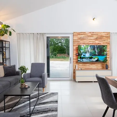 Ardanela In Kapelica - Haus Fuer 6-8 Personen