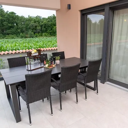 Ardanela In Kapelica - Haus Fuer 6-8 Personen